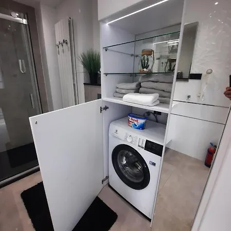 13 Diamond Apartment *